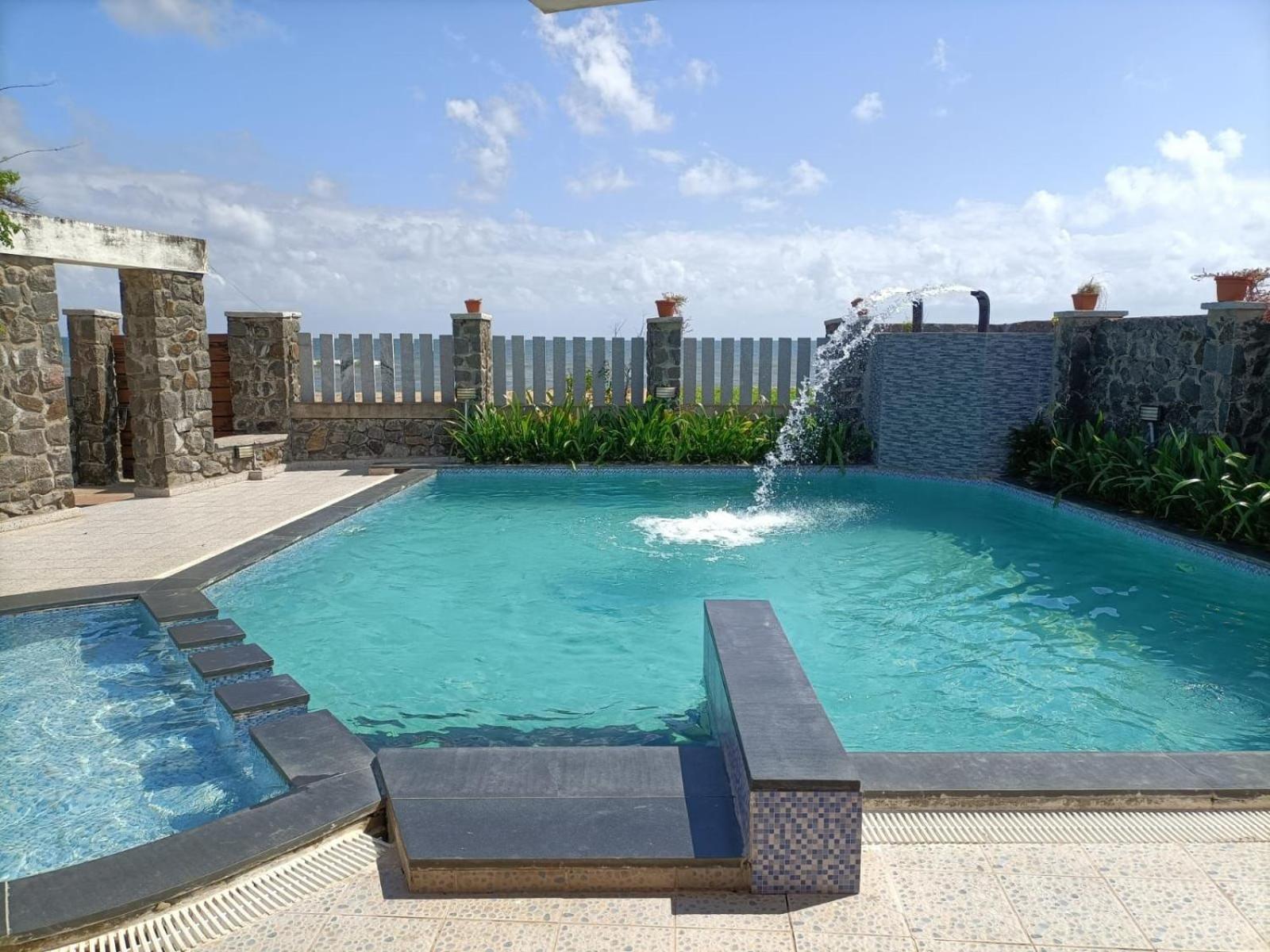 Barefootbay - Villa With Private Beach Access Csennai Kültér fotó